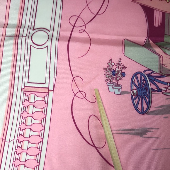 ✨Hermès “Quai Aux Fluers” silk scarf✨ - Picture 11 of 16